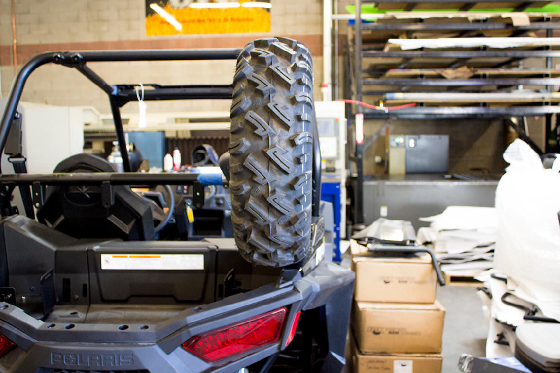UTV INC POLARIS RZR 900S & 4 SEAT BED SIDE SPARE TIRE MOUNT
