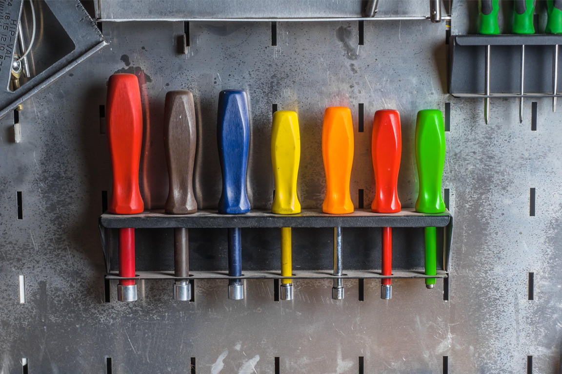 UTV INC SLOTS-N-DOTS 7 HOLE DROP IN TOOL HOLDER RACK