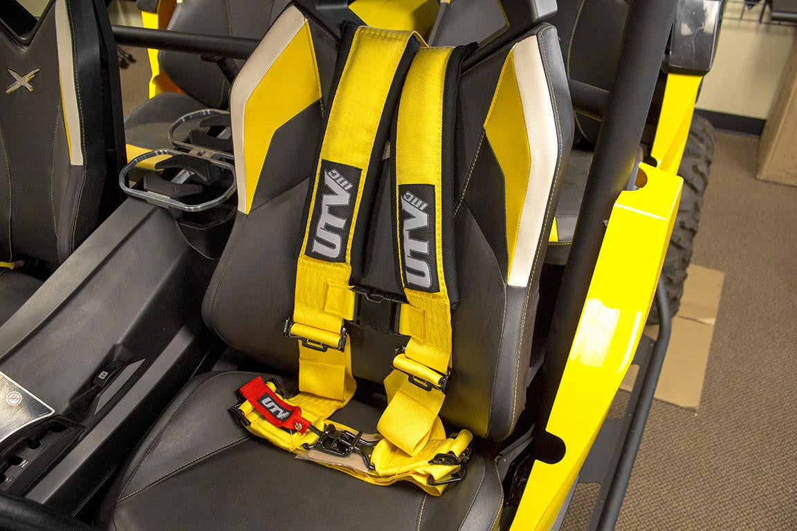 UTV INC YELLOW 3" H STYLE 4 PT HARNESS WITH SEWN IN PADS, STERNUM STRAP & SEWN TOGETHER