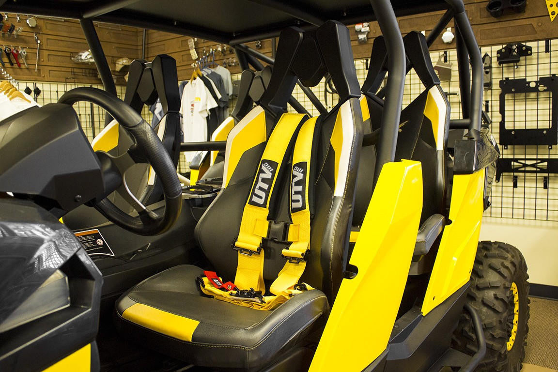 UTV INC YELLOW 3" H STYLE 4 PT HARNESS WITH SEWN IN PADS, STERNUM STRAP & SEWN TOGETHER